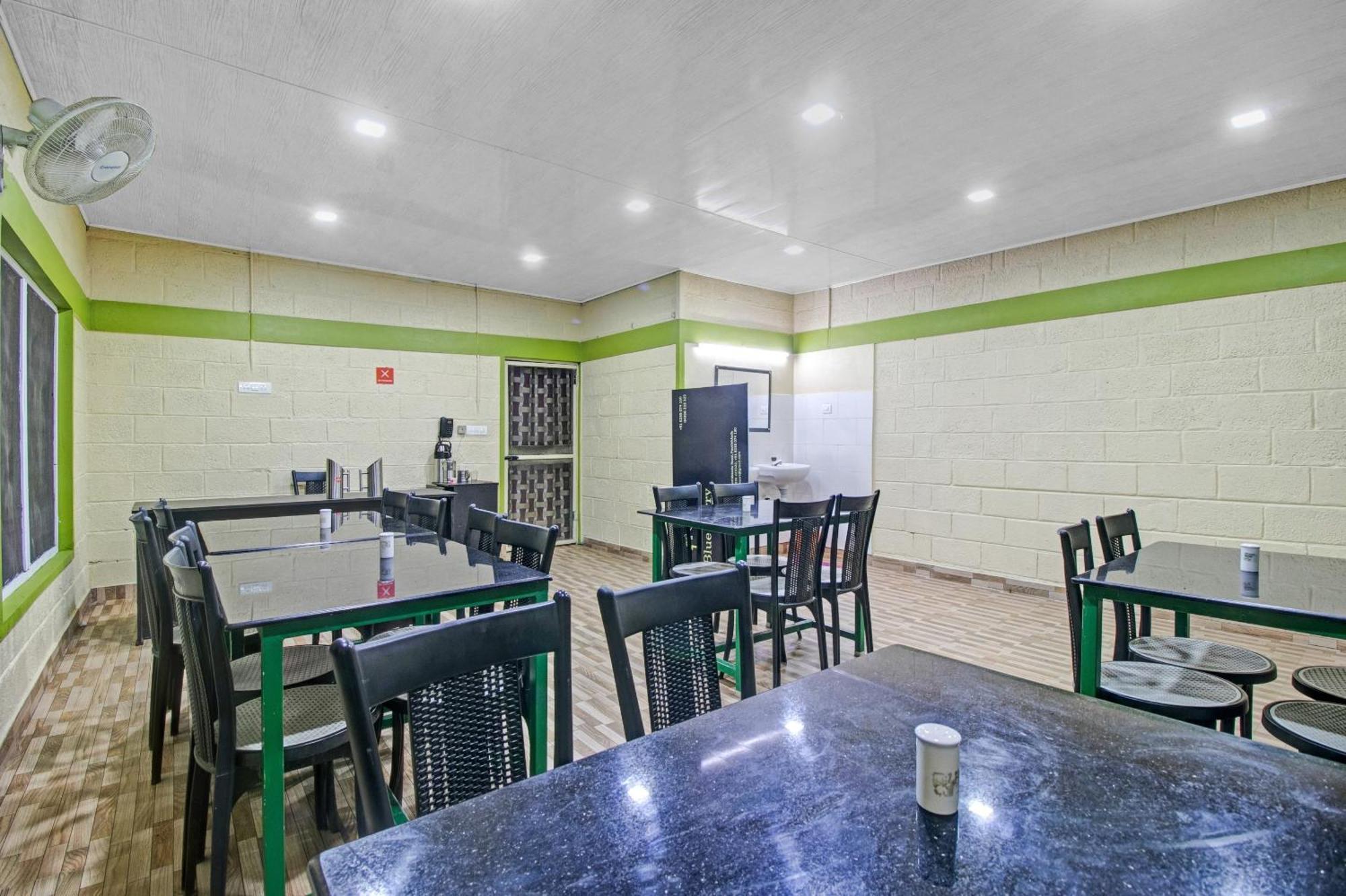 Vettutura Super Capital O Pop Tavern Kazhakkottam מראה חיצוני תמונה